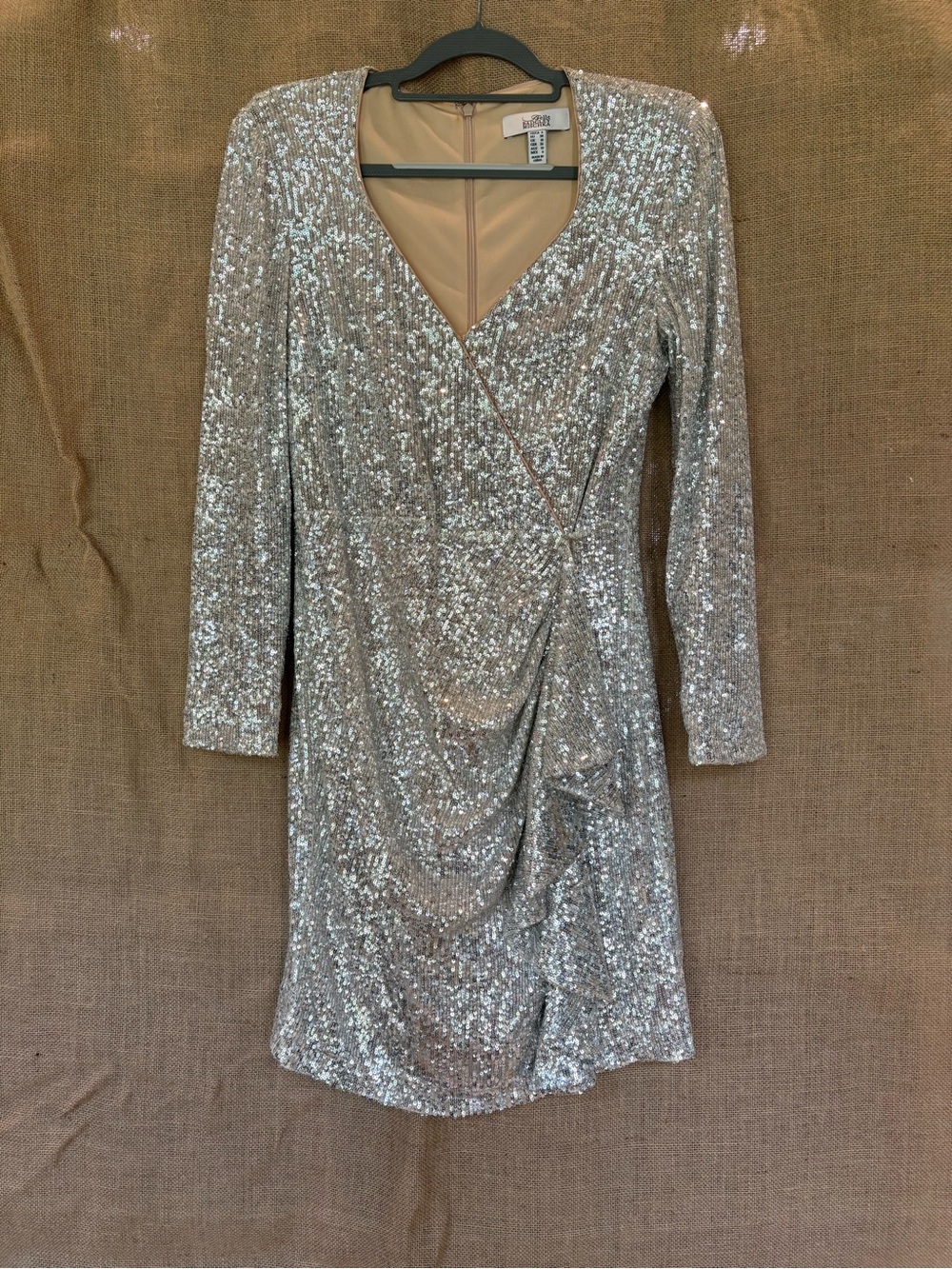 Badgley Mischka Silver Sequin V-Neck Long Sleeve Dress